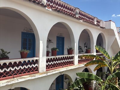 Vista externa de pasillo